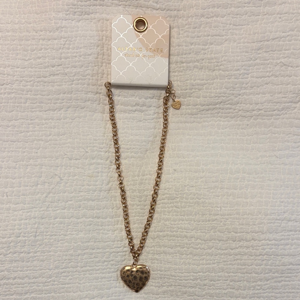 NWT Altar’d State gold heart necklace